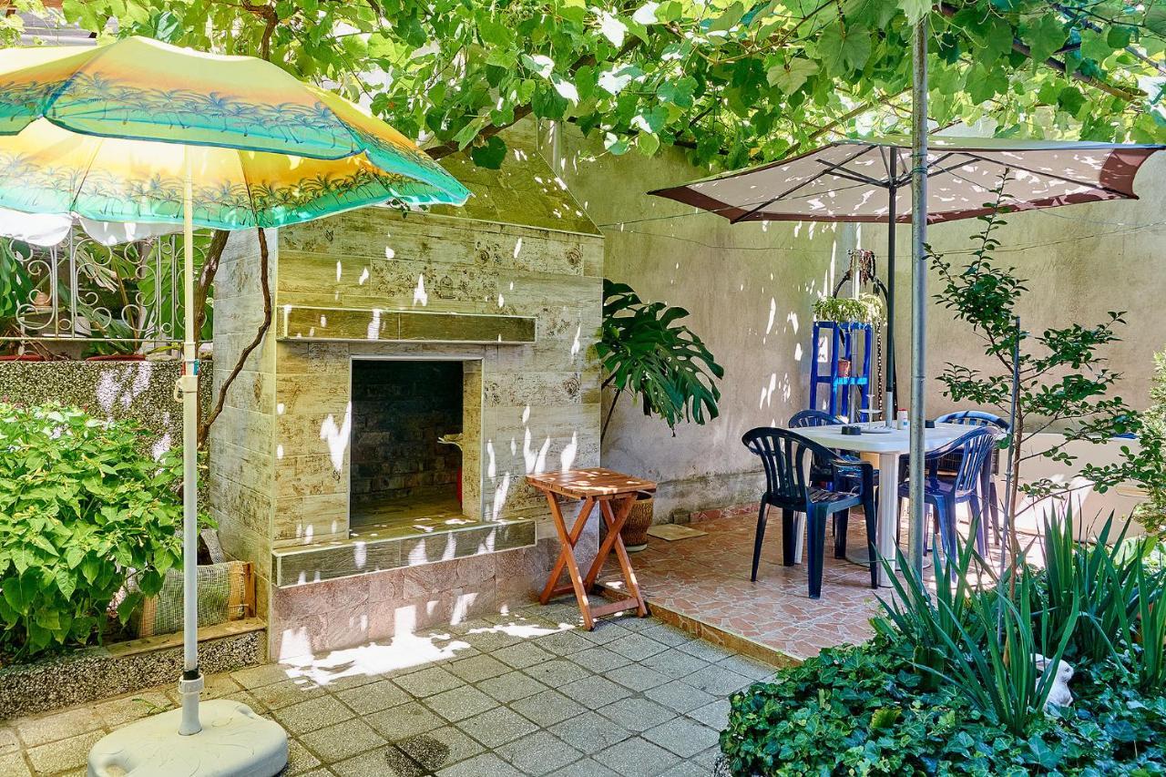 Apartment Dora Pomorie Exterior photo