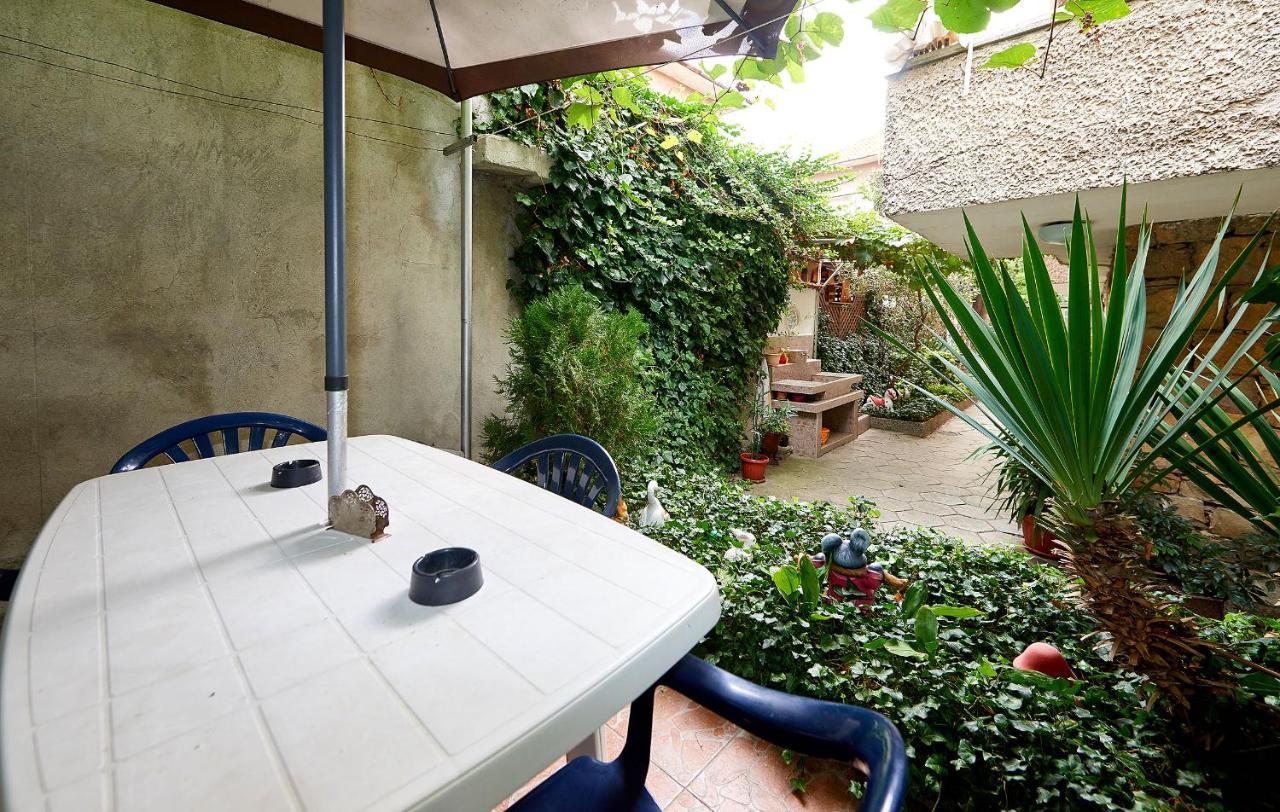 Apartment Dora Pomorie Exterior photo